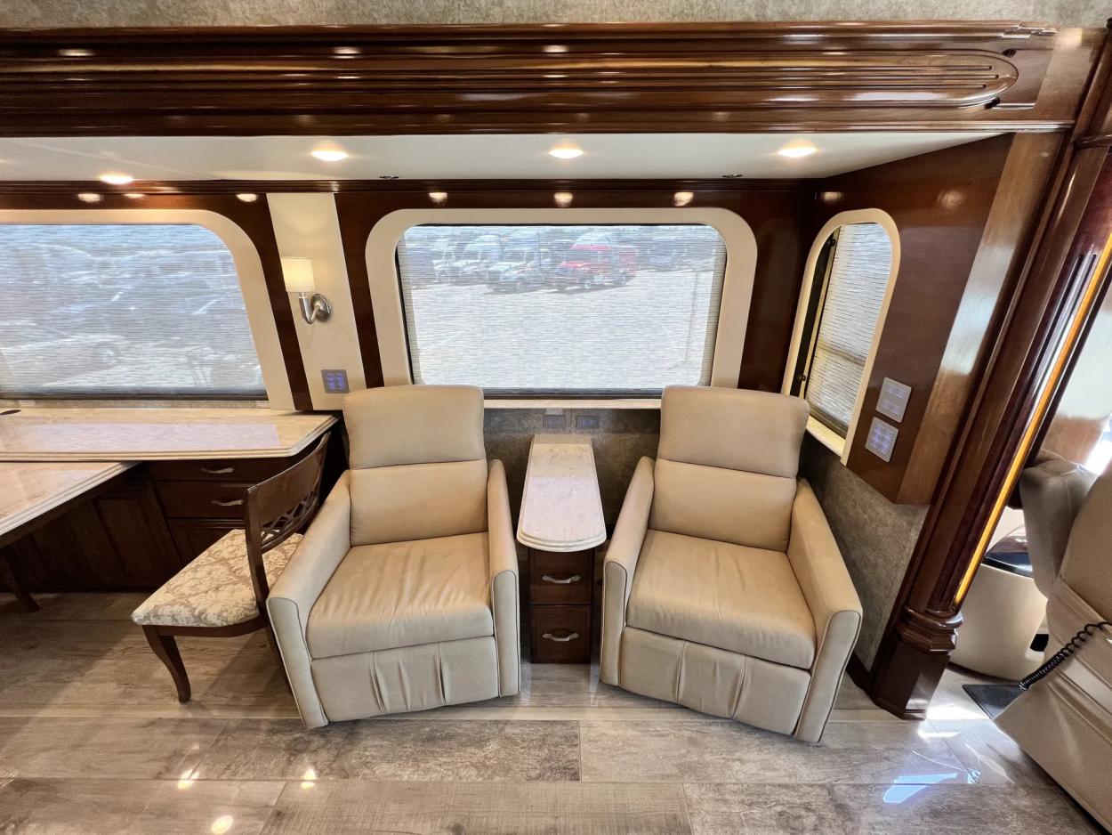 2019 Newmar Essex 4551 | Photo 7 of 34