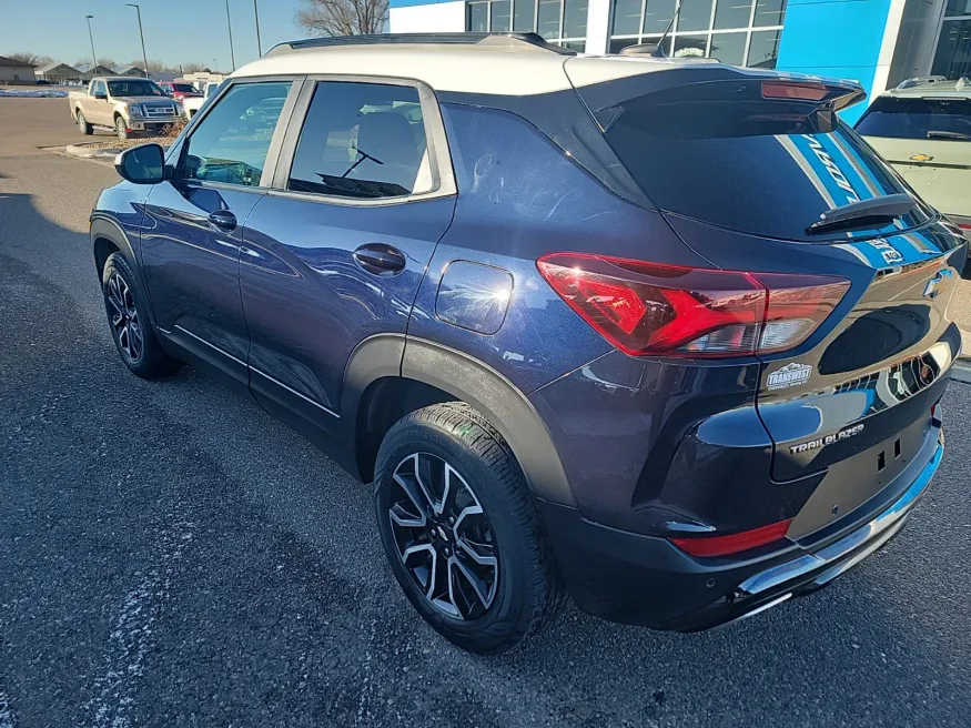 2021 Chevrolet Trailblazer ACTIV | Photo 2 of 16