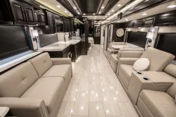 2024 Newmar London Aire 4551 | Thumbnail Photo 2 of 17