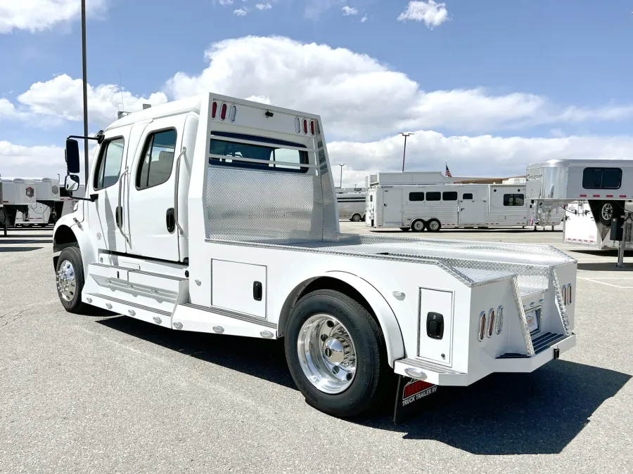 2024 Freightliner M2 106 Summit Hauler | Photo 16 of 26