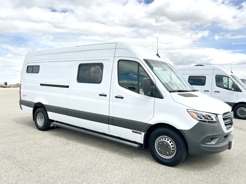 2023 Winnebago Adventure Wagon 70 SE