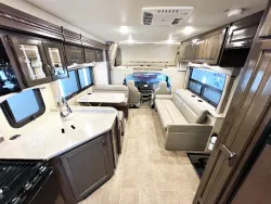 2017 Thor Chateau 31E | Thumbnail Photo 4 of 29