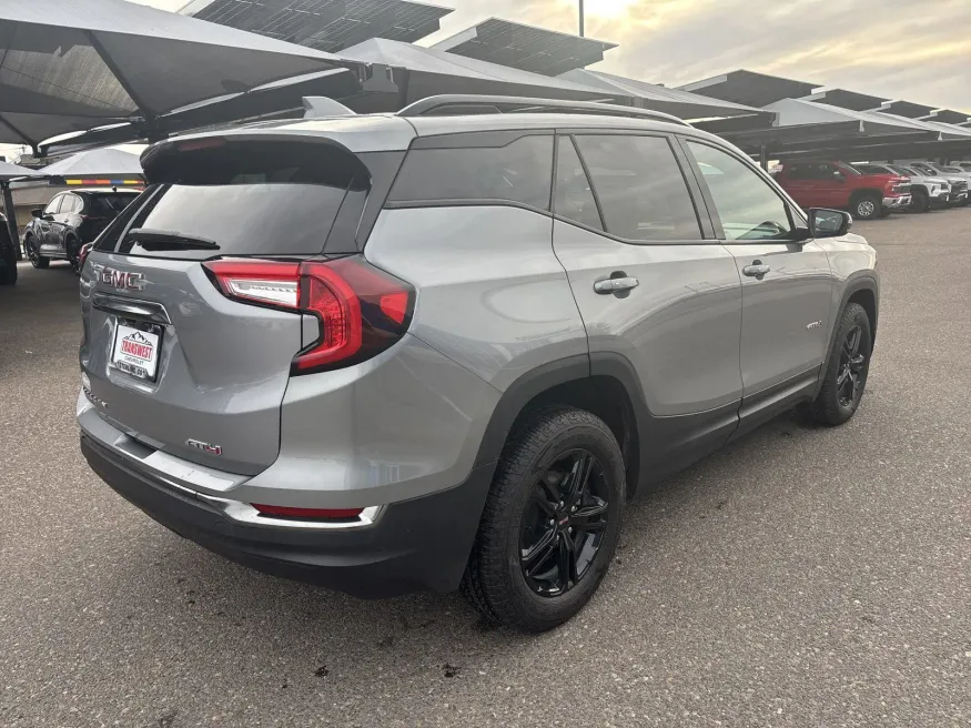 2023 GMC Terrain AT4 | Photo 4 of 21