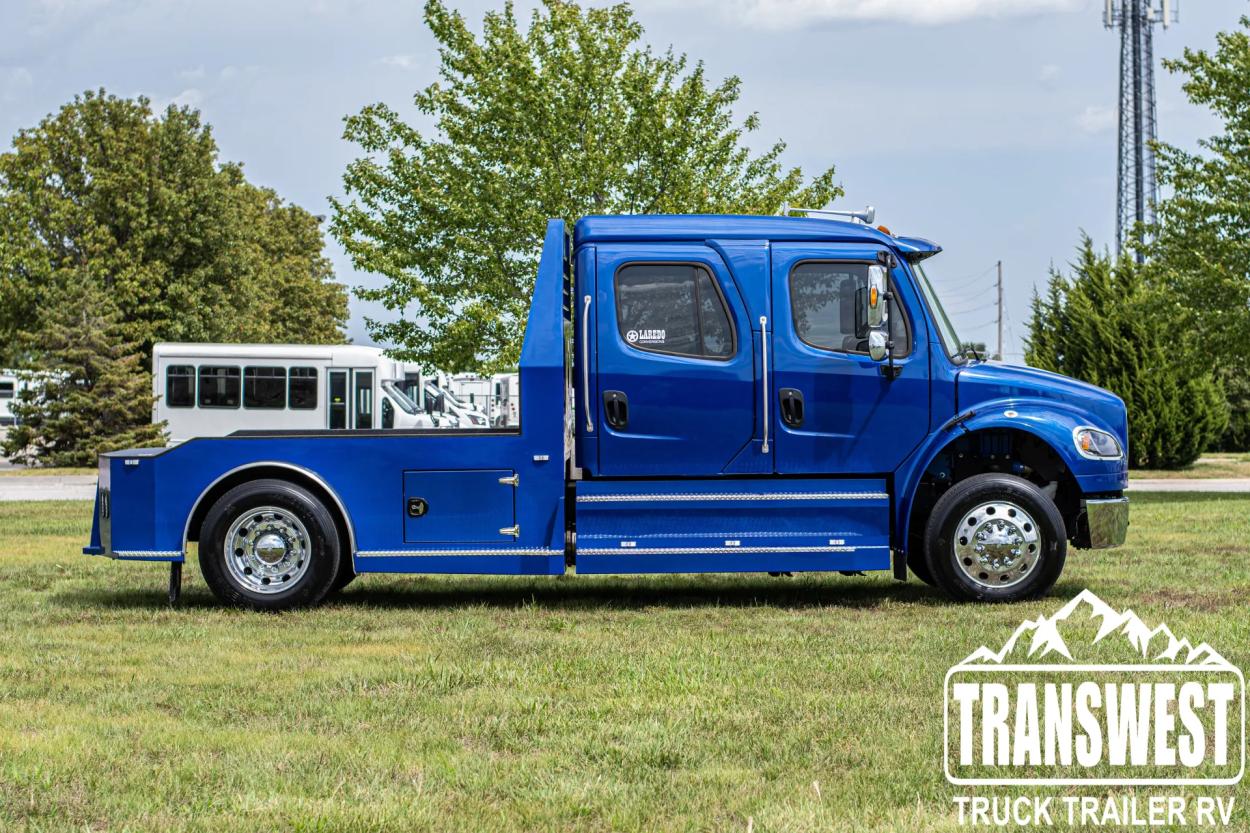 2023 Freightliner M2 106 Laredo | Photo 8 of 20