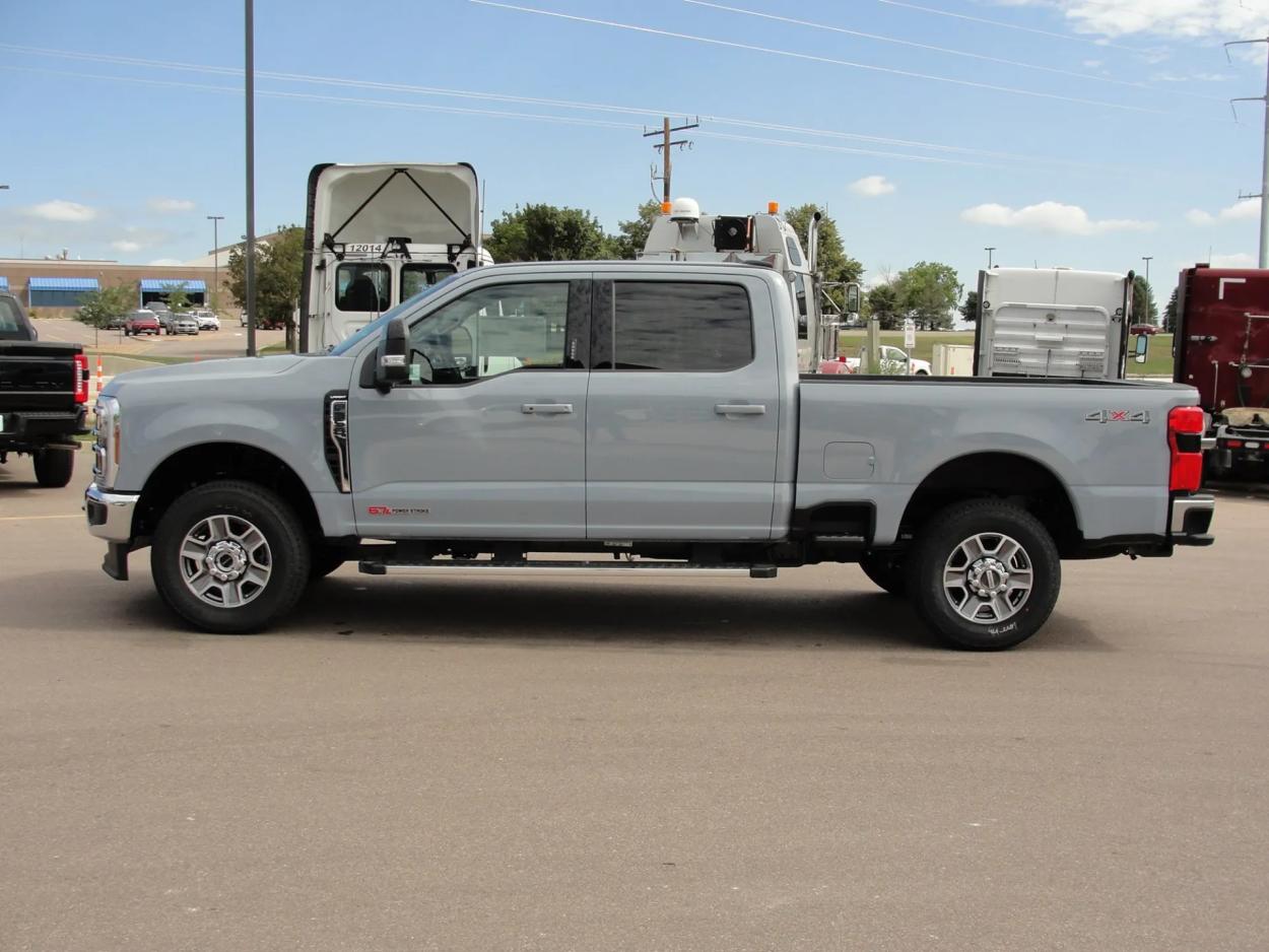 2024 Ford F-350 | Photo 2 of 19