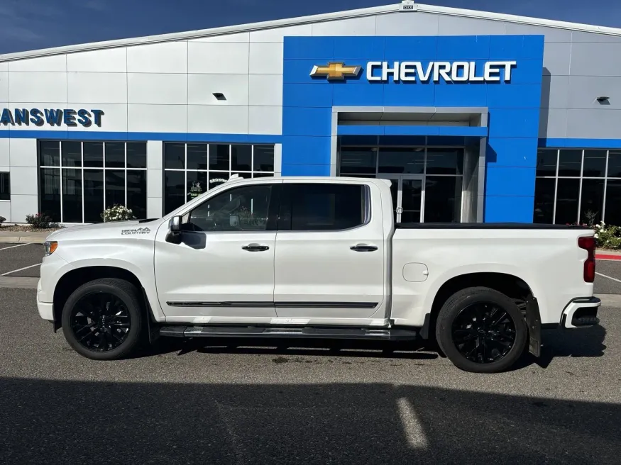 2022 Chevrolet Silverado 1500 High Country | Photo 1 of 21