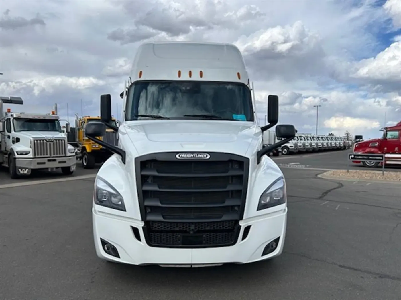 2026 Freightliner Cascadia 126 | Photo 2 of 18