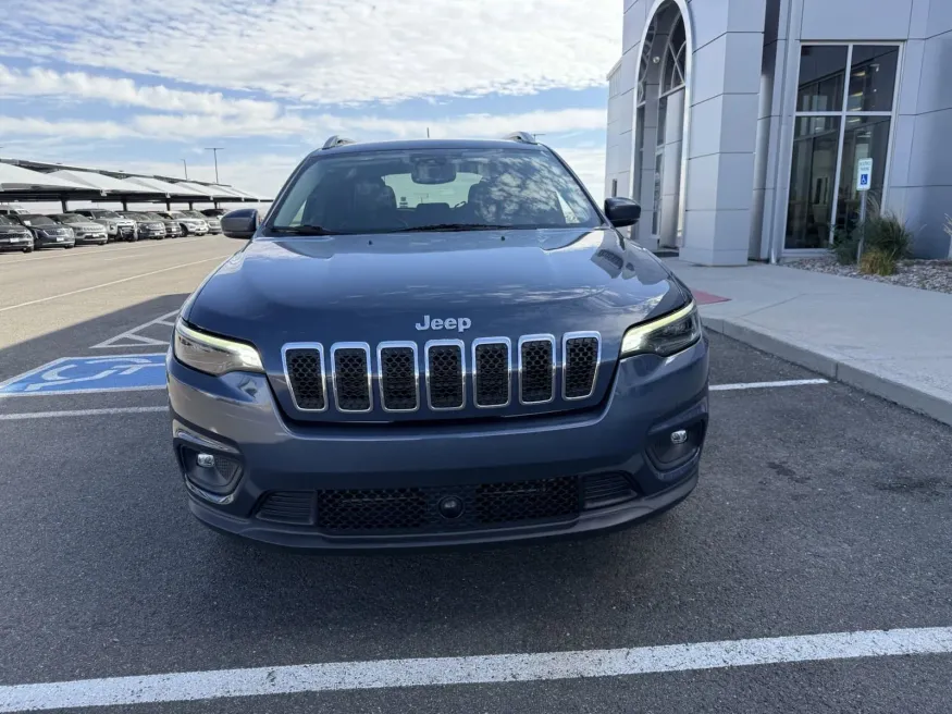 2021 Jeep Cherokee Latitude Lux | Photo 7 of 17