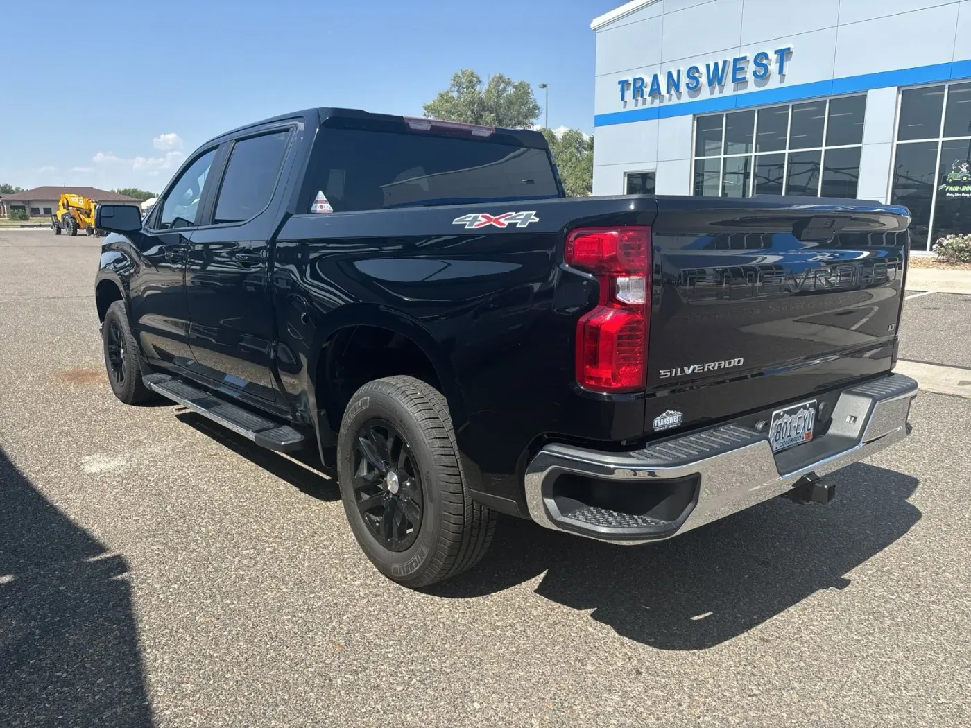 2019 Chevrolet Silverado 1500 LT | Photo 2 of 20