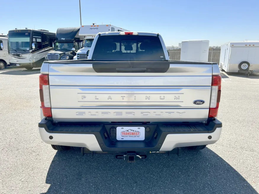 2019 Ford F-450 Platinum | Photo 14 of 23