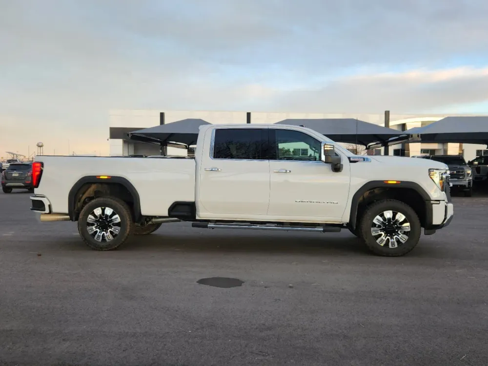 2025 GMC Sierra 3500HD Denali