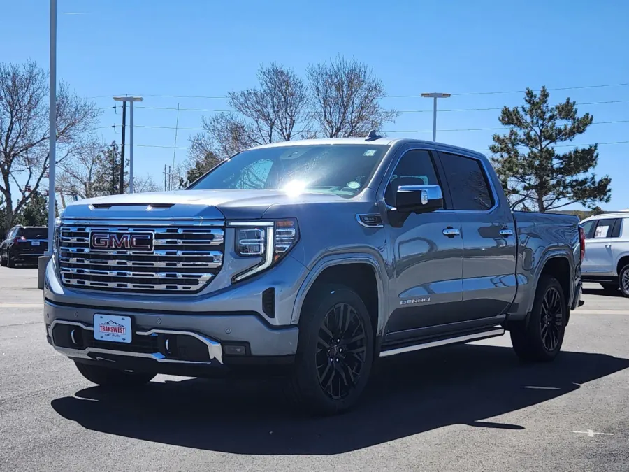 2024 GMC Sierra 1500 Denali | Photo 3 of 25