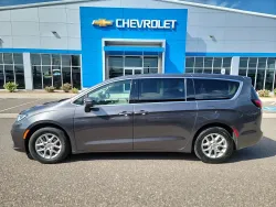 2023 Chrysler Pacifica Touring L | Thumbnail Photo 1 of 18