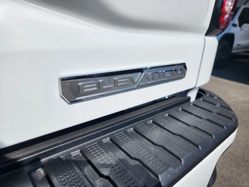 2025 GMC Sierra 1500 Elevation | Photo 15 of 30