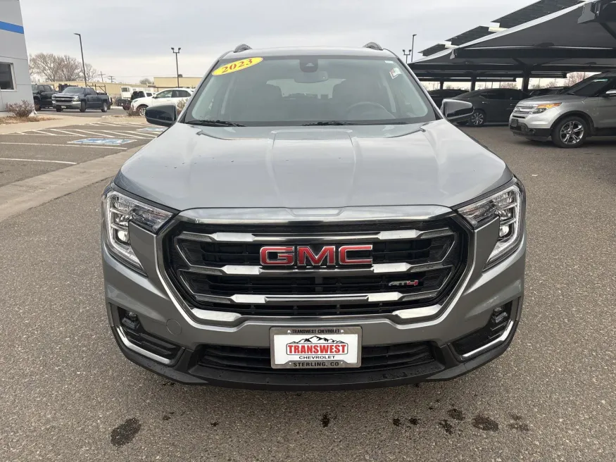 2023 GMC Terrain AT4 | Photo 7 of 21