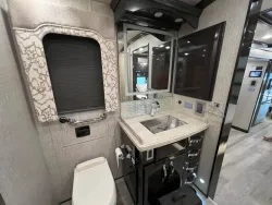 2020 Newmar King Aire 4549 | Thumbnail Photo 13 of 14