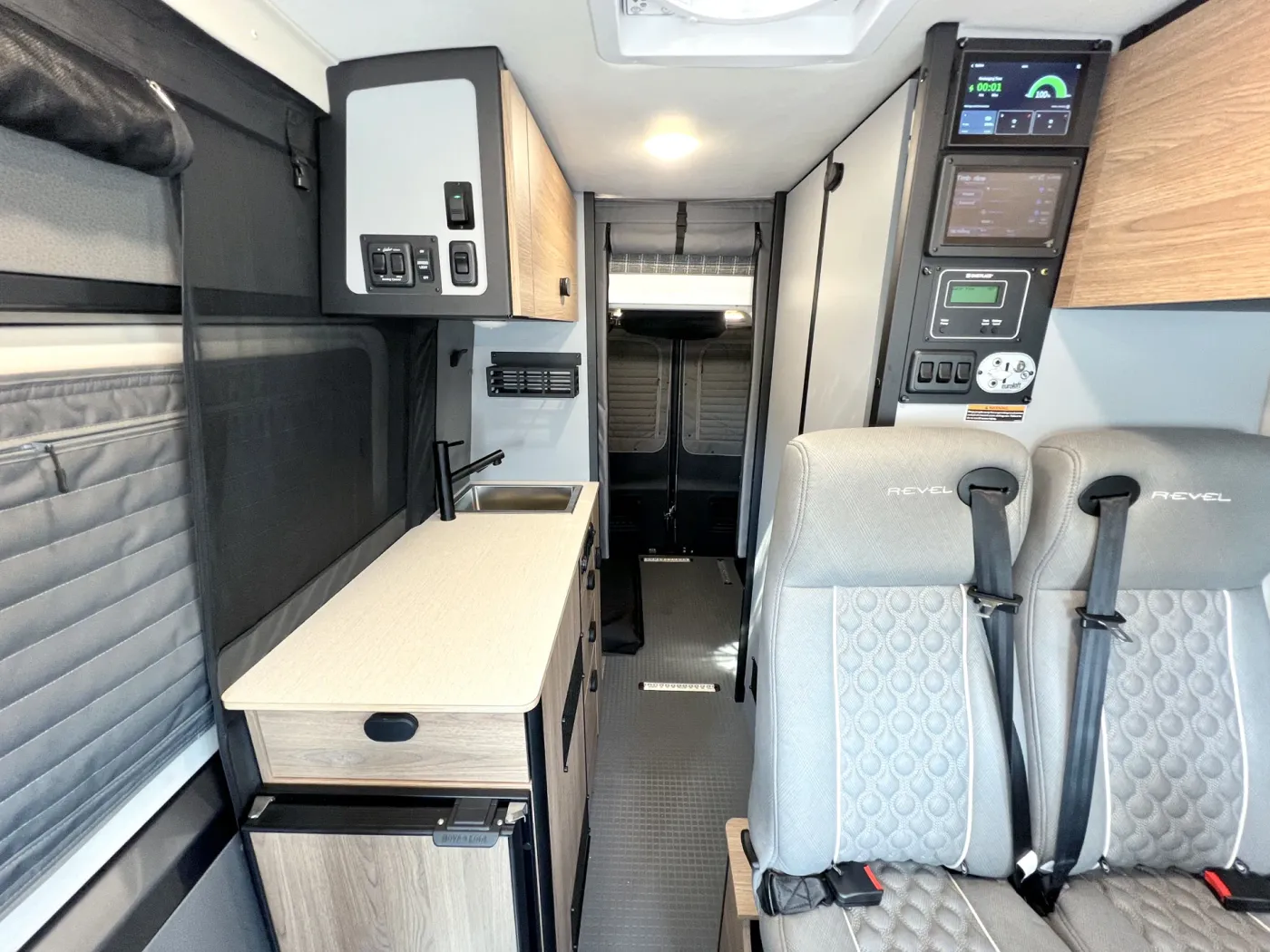 2025 Winnebago Revel 44E | Photo 5 of 19