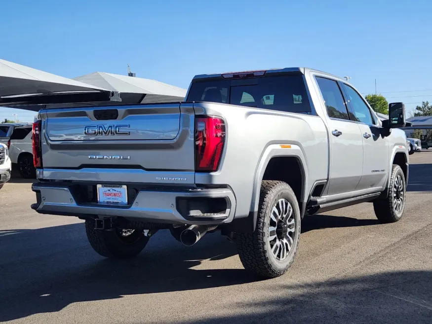 2025 GMC Sierra 2500HD Denali Ultimate | Photo 2 of 28