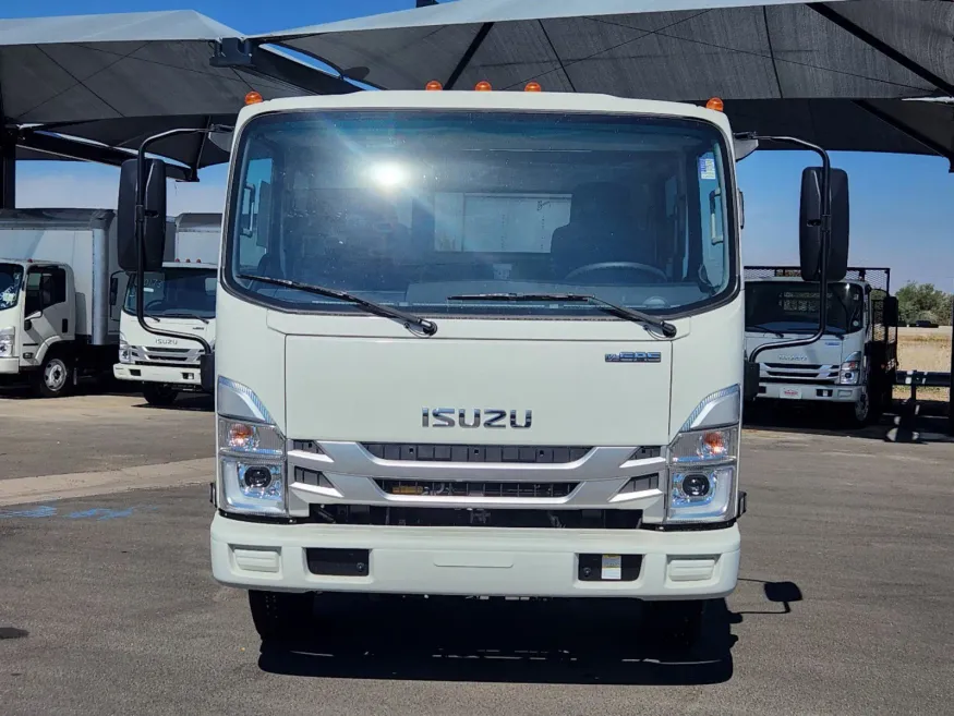 2025 Isuzu NPR | Photo 4 of 13