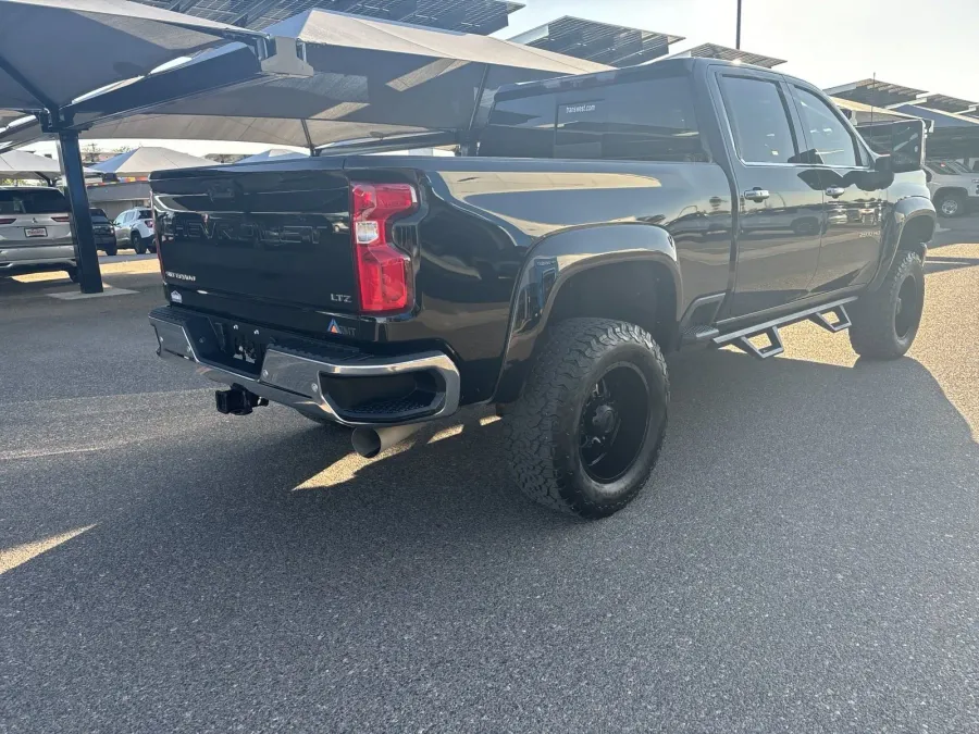 2020 Chevrolet Silverado 2500HD LTZ | Photo 5 of 22