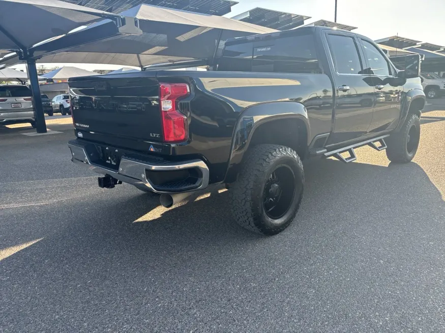 2020 Chevrolet Silverado 2500HD LTZ | Photo 5 of 22