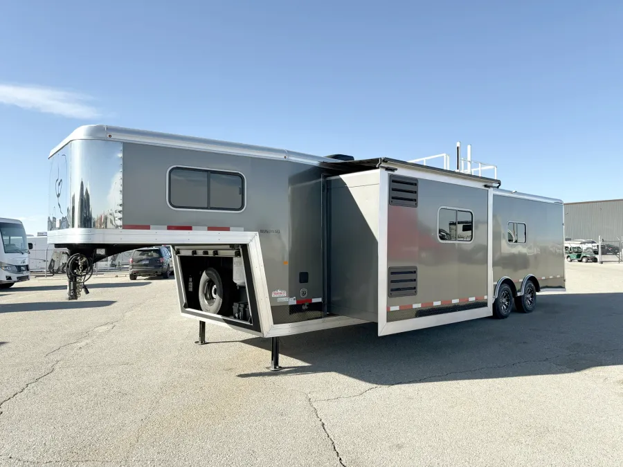 2019 Logan Coach Ultimate Sports Hauler | Photo 24 of 26