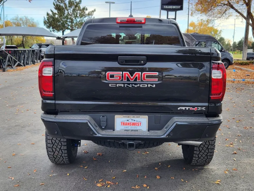 2024 GMC Canyon 4WD AT4X | Photo 14 of 30