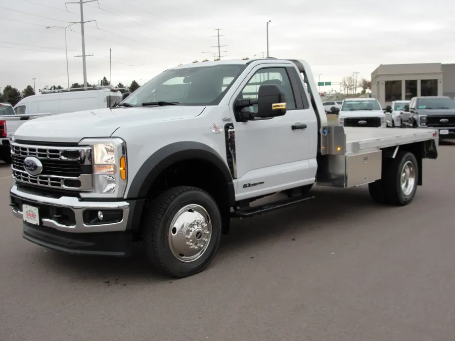 2024 Ford F-550 | Photo 1 of 12