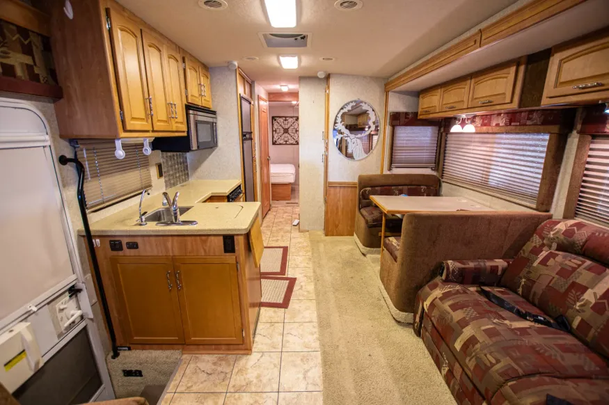 2008 Winnebago Voyage 33V | Photo 3 of 18