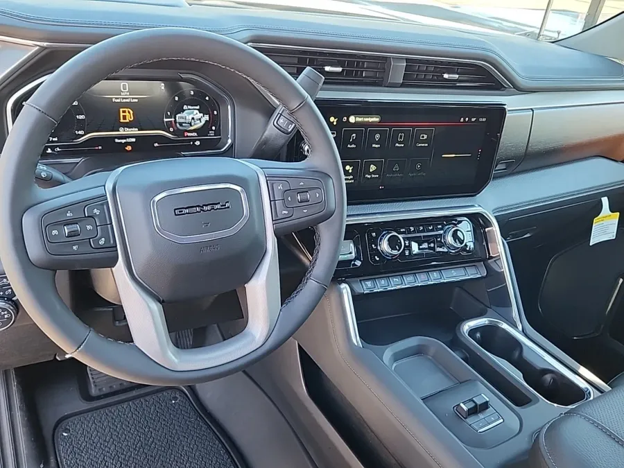 2025 GMC Sierra 2500HD Denali | Photo 6 of 26