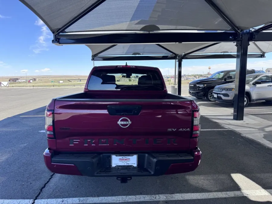 2023 Nissan Frontier SV | Photo 3 of 17