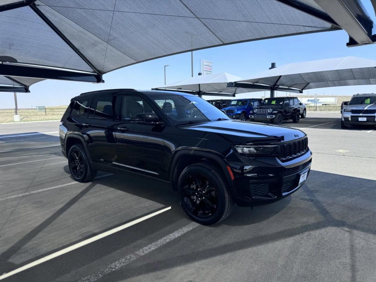 2023 Jeep Grand Cherokee L Altitude | Photo 6 of 16