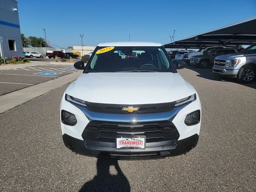 2023 Chevrolet Trailblazer LS | Photo 9 of 17