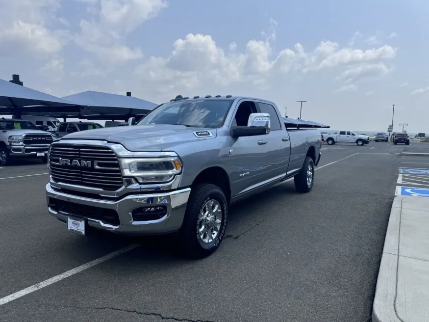 2024 RAM 3500 Laramie | Photo 3 of 15