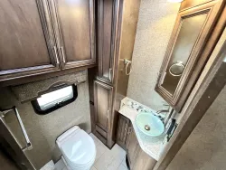 2019 Newmar Ventana 3709 | Thumbnail Photo 12 of 31