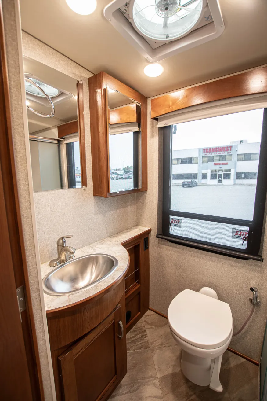 2019 Winnebago Forza 38W | Photo 20 of 28