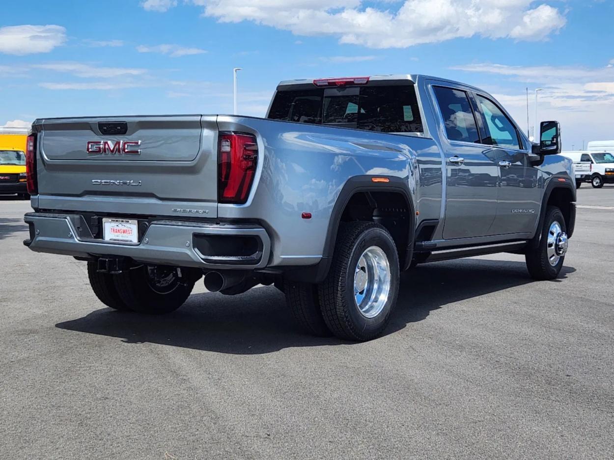 2024 GMC Sierra 3500HD Denali | Photo 2 of 25