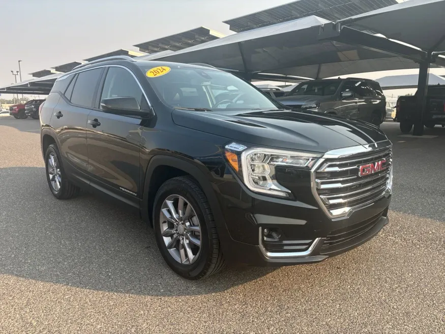 2024 GMC Terrain SLT | Photo 6 of 22