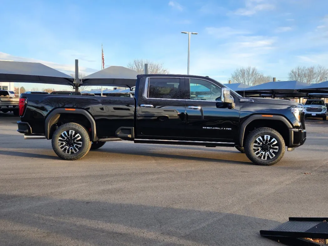 2025 GMC Sierra 3500HD Denali Ultimate 