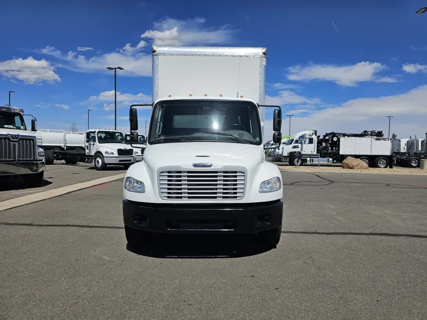 2018 Freightliner M2 106 | Photo 3 of 20