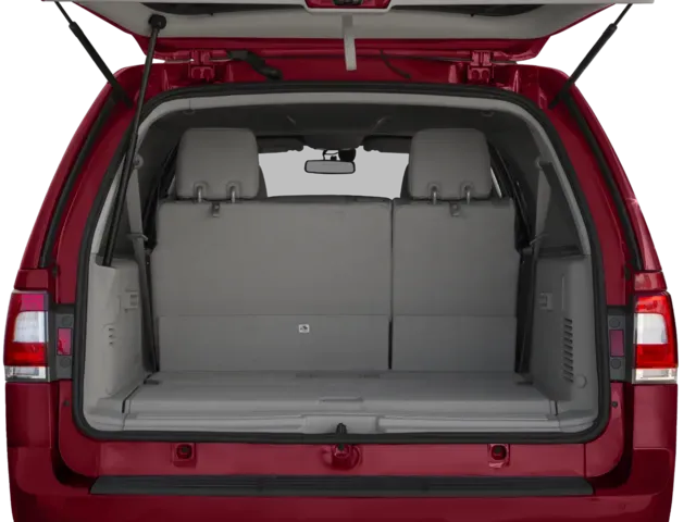 2016 Lincoln Navigator | Photo 8 of 14