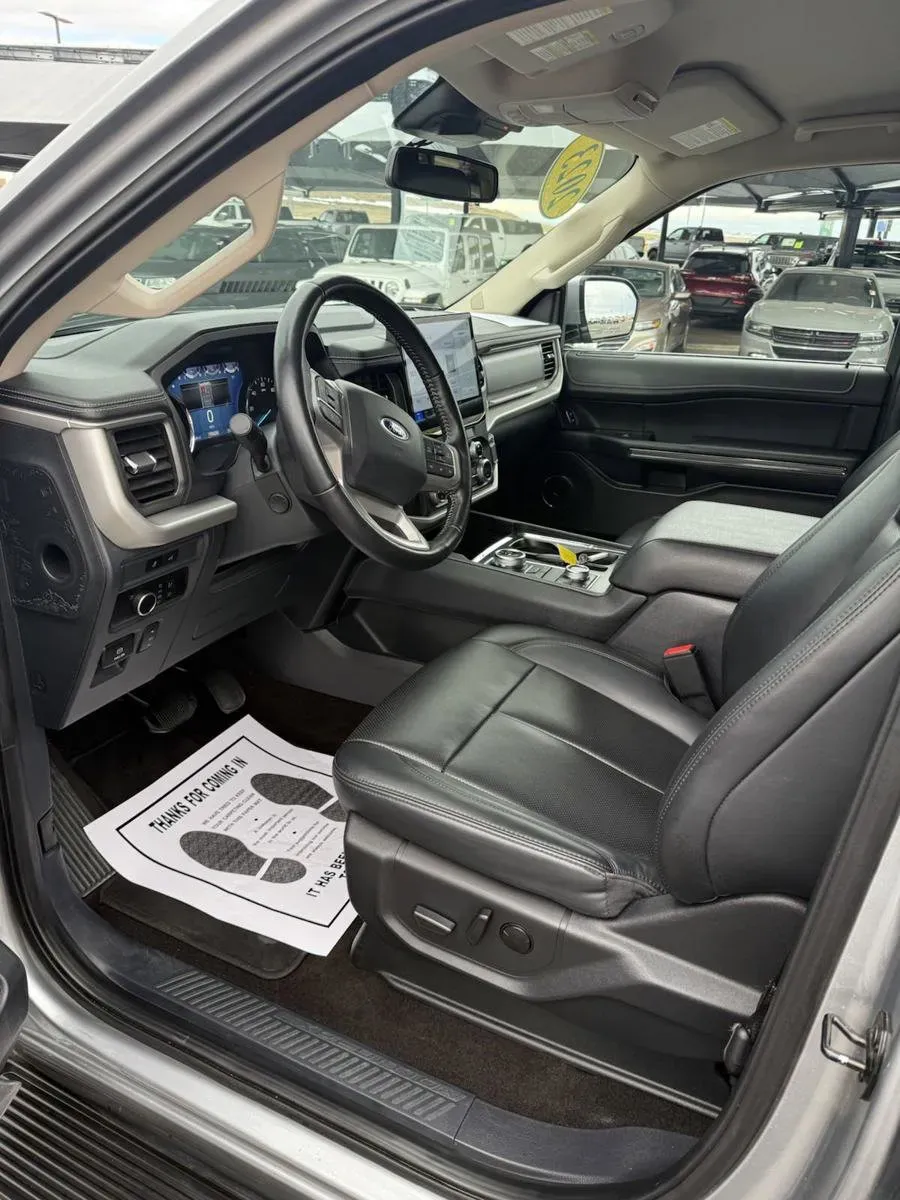 2023 Ford Expedition Max XLT | Photo 15 of 20