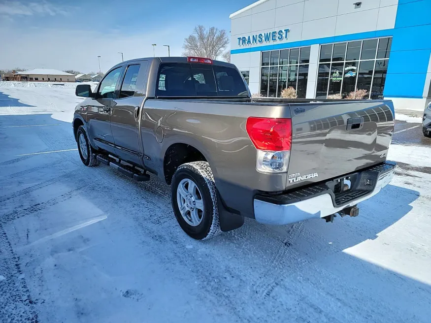 2008 Toyota Tundra 4WD SR5 | Photo 2 of 14