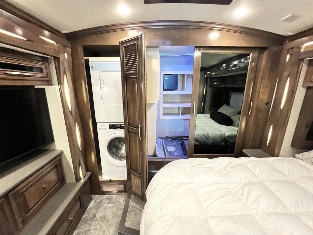 2019 Newmar New Aire 3341 | Photo 16 of 21