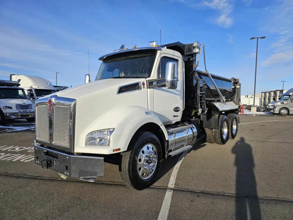 2023 Kenworth T880