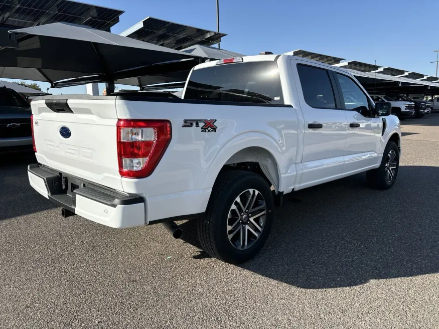 2023 Ford F-150 XL | Photo 4 of 18