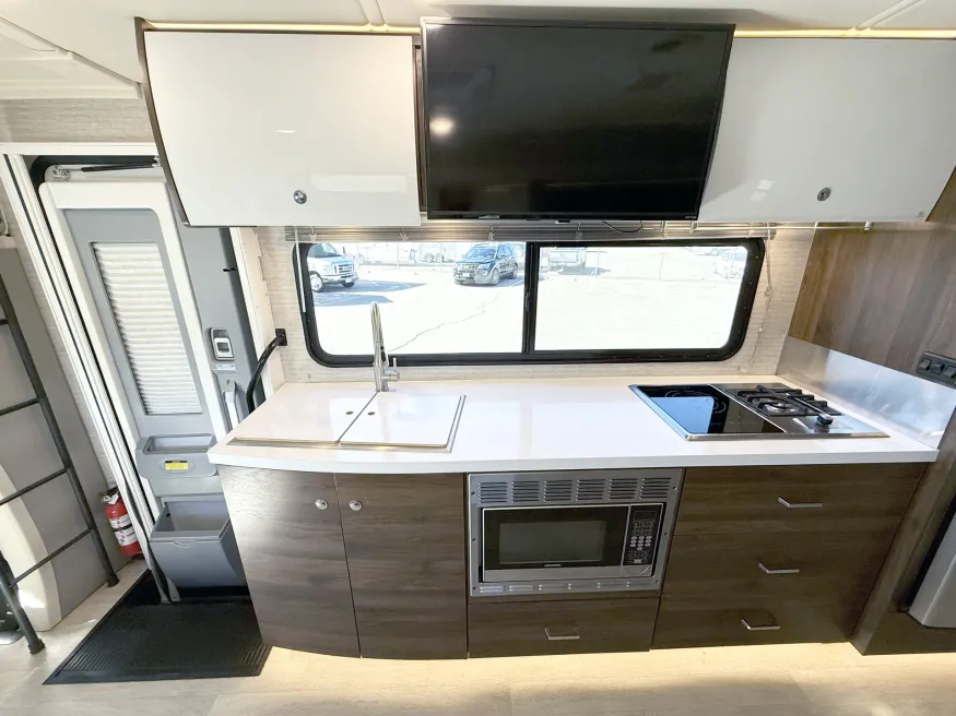 2021 Winnebago View 24D | Photo 8 of 22