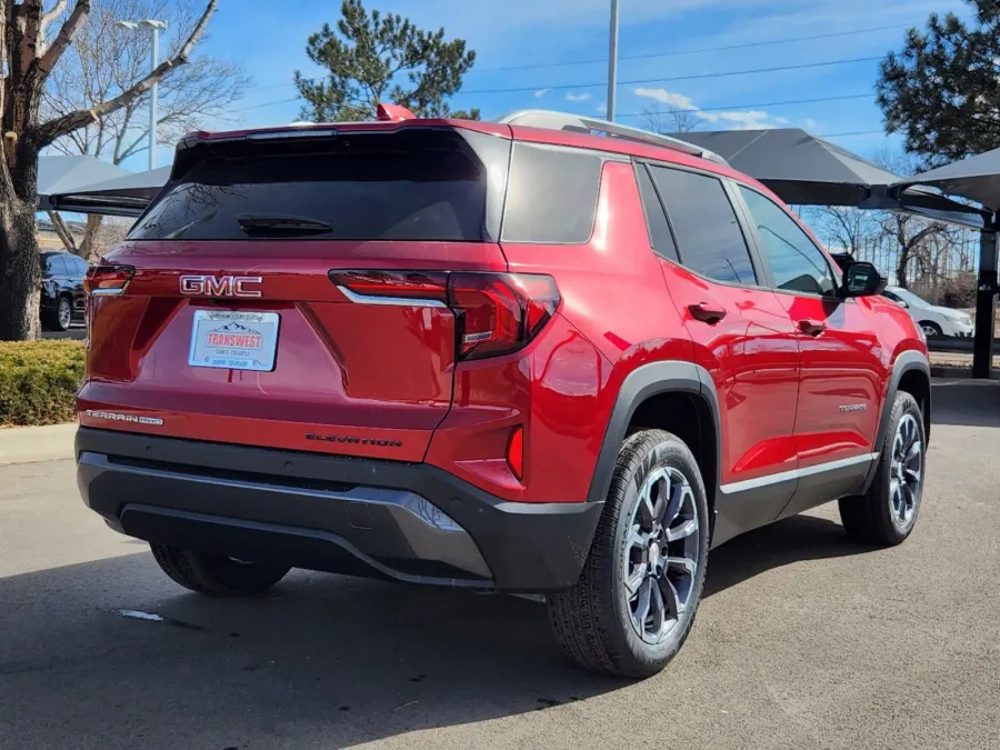 2025 GMC Terrain AWD Elevation | Photo 2 of 30