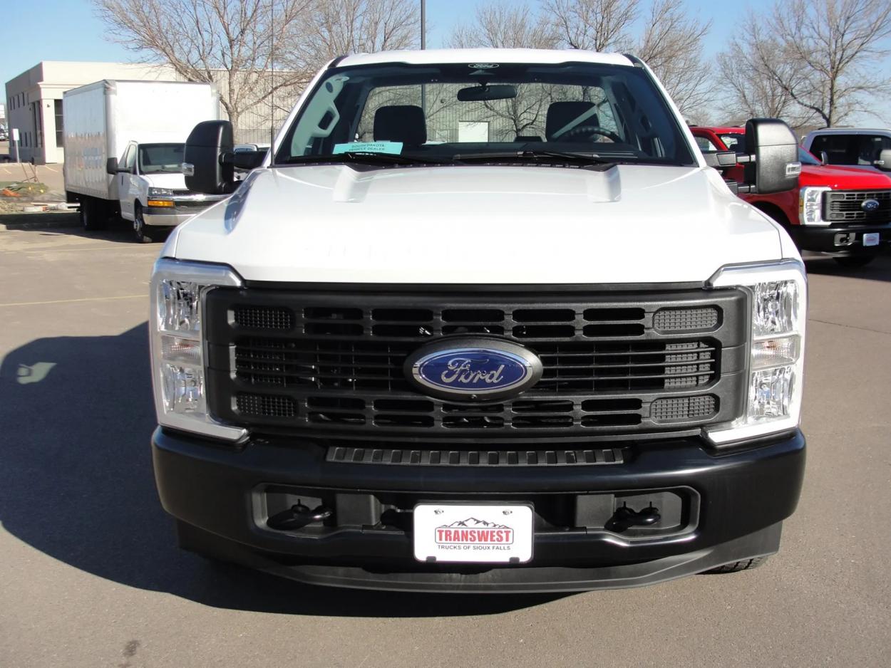 2024 Ford F-250 | Photo 8 of 12
