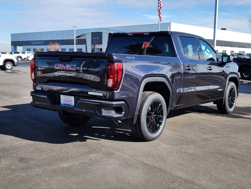 2024 GMC Sierra 1500 Elevation | Photo 2 of 28